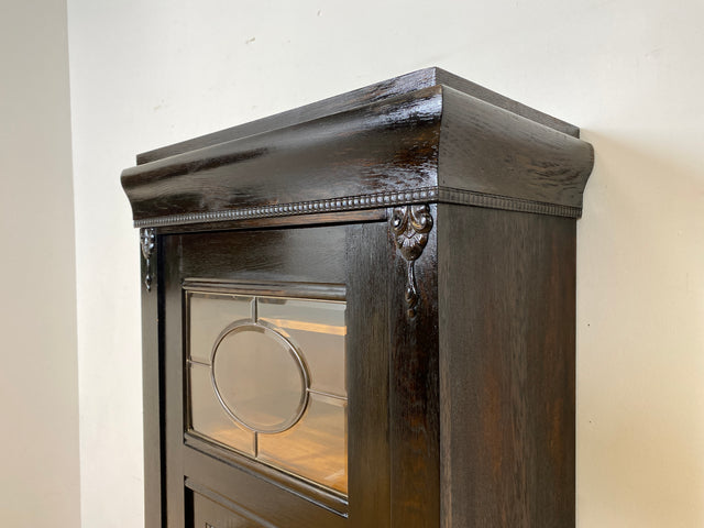 Zauberhafte dänische antike Vitrine I Vollholz mit facettiertem Originalglas, um 1900.
