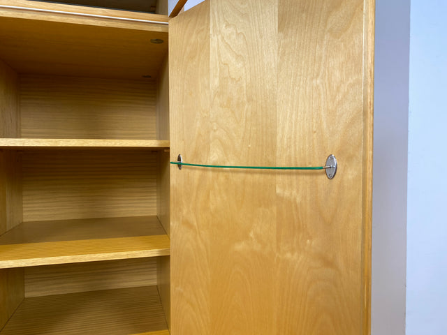 Ein VEB Hellerau Original I Stilvoller Mid-Century Kleiderschrank 794/1A aus 1967 mit Aufsatz und Schubladen I Schrank Schlafzimmerschrank Wardrobe Vintage Retro 60er I