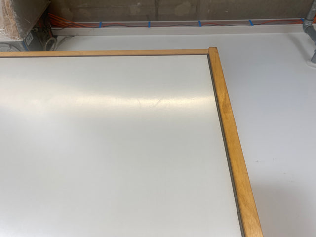 Ein VEB Hellerau Original I Stilvoller Mid-Century Kleiderschrank 794/1A aus 1967 mit Aufsatz und Schubladen I Schrank Schlafzimmerschrank Wardrobe Vintage Retro 60er I
