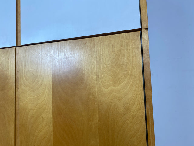 Ein VEB Hellerau Original I Stilvoller Mid-Century Kleiderschrank 794/1A aus 1967 mit Aufsatz und Schubladen I Schrank Schlafzimmerschrank Wardrobe Vintage Retro 60er I