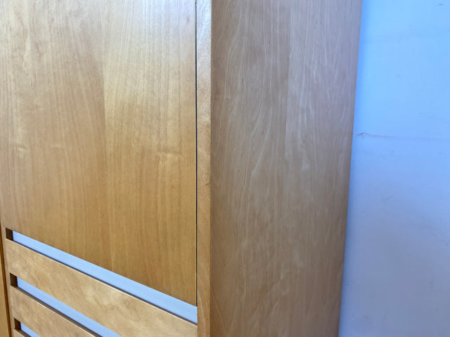 Ein VEB Hellerau Original I Stilvoller Mid-Century Kleiderschrank 794/1A aus 1967 mit Aufsatz und Schubladen I Schrank Schlafzimmerschrank Wardrobe Vintage Retro 60er I