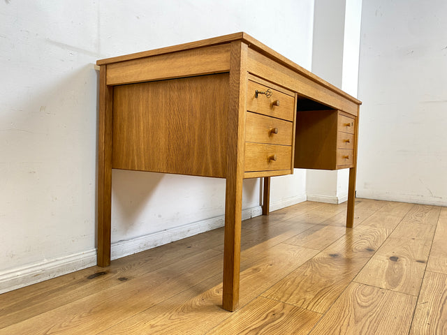 Stilvoller freistehender skandinavischer Schreibtisch in Eiche, mit Schubladen I Writing Desk Arbeitstisch Bürotisch Computertisch Danish Design Modern Vintage 60er 70er I