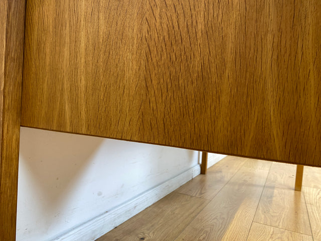 Stilvoller freistehender skandinavischer Schreibtisch in Eiche, mit Schubladen I Writing Desk Arbeitstisch Bürotisch Computertisch Danish Design Modern Vintage 60er 70er I