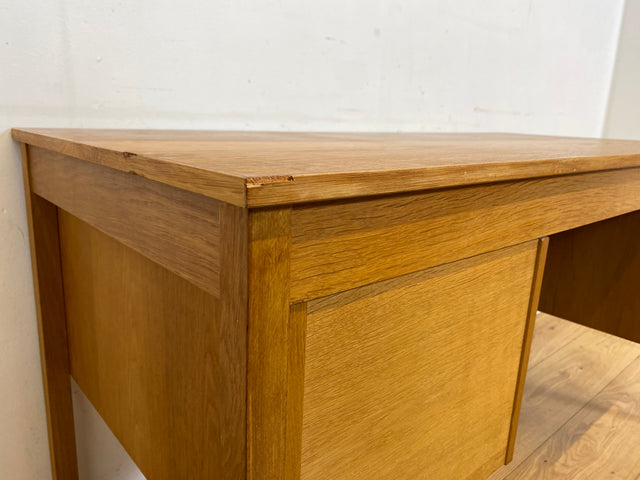Stilvoller freistehender skandinavischer Schreibtisch in Eiche, mit Schubladen I Writing Desk Arbeitstisch Bürotisch Computertisch Danish Design Modern Vintage 60er 70er I