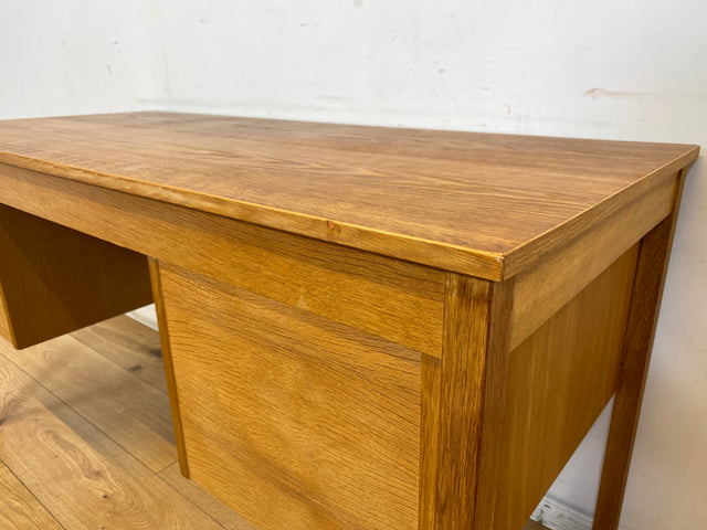 Stilvoller freistehender skandinavischer Schreibtisch in Eiche, mit Schubladen I Writing Desk Arbeitstisch Bürotisch Computertisch Danish Design Modern Vintage 60er 70er I