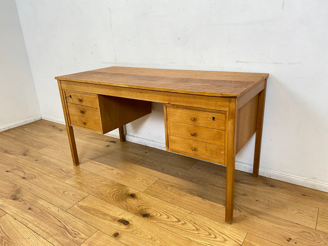 Stilvoller freistehender skandinavischer Schreibtisch in Eiche, mit Schubladen I Writing Desk Arbeitstisch Bürotisch Computertisch Danish Design Modern Vintage 60er 70er I