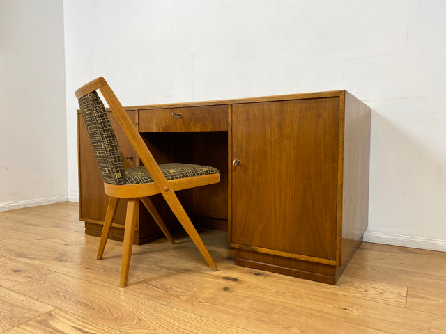 WMK I Minimalistischer freistehender Mid-Century Schreibtisch aus vollem Holz mit Regal Rückseite