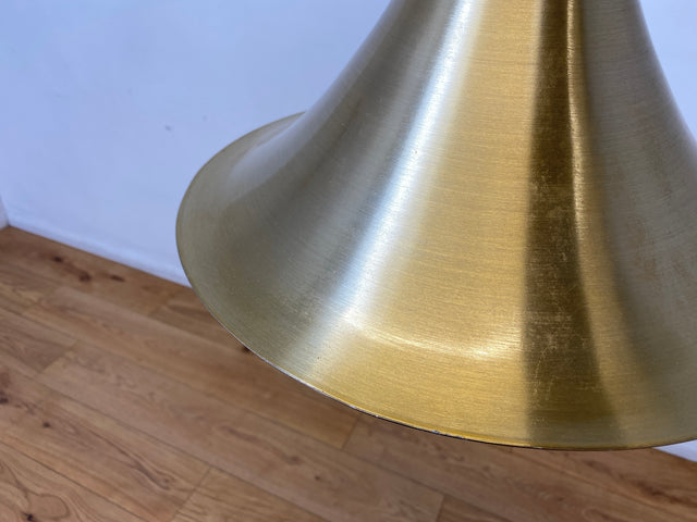 WMK I Formschöne goldene skandinavische Space Age Hängelampe aus Messing