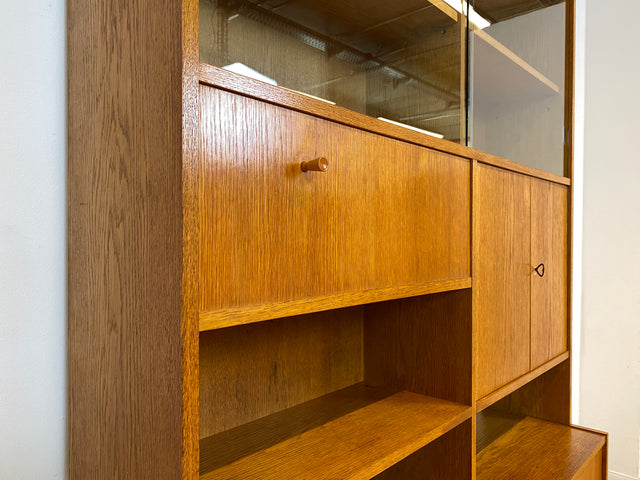 WMK I Hochwertiger großer Mid-Century Bücherschrank I Vollholz in Eiche I mit Vitrine und Schiebetüren I Büchervitrine Highboard Regalwand Eckregal Eckschrank Regal Wohnwand Vintage 50er 60er
