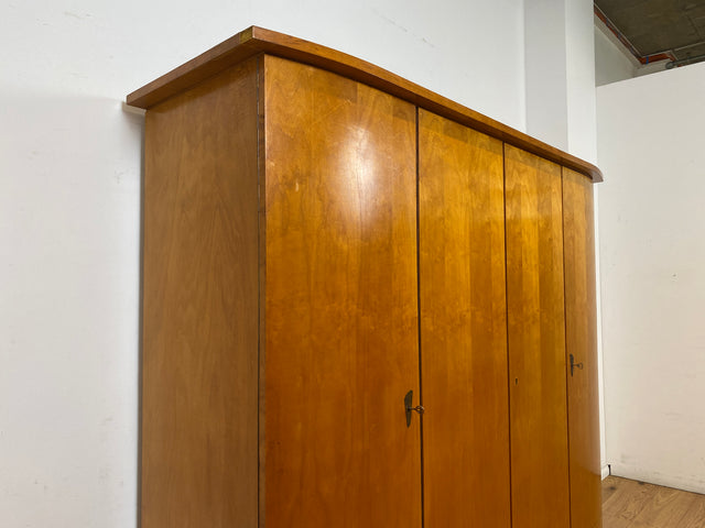 Formschöner heller 50er Jahre Kleiderschrank aus vollem Holz mit perfekter Aufteilung I Schrank Schlafzimmerschrank Wäscheschrank Wardrobe Mid-Century 60er Vintage Retro I