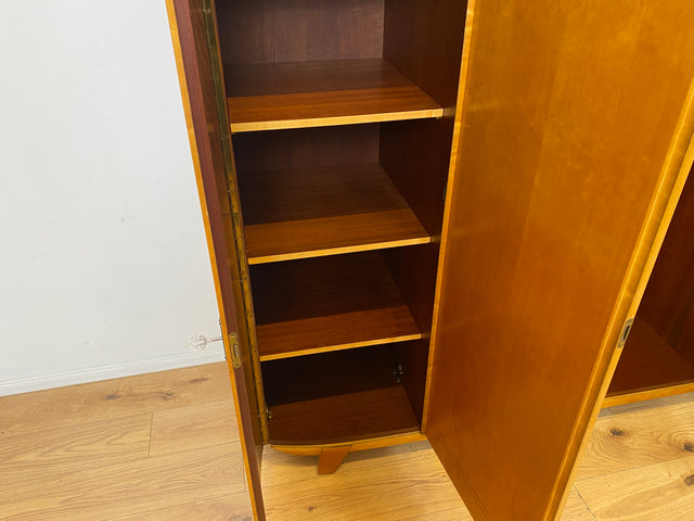 Formschöner heller 50er Jahre Kleiderschrank aus vollem Holz mit perfekter Aufteilung I Schrank Schlafzimmerschrank Wäscheschrank Wardrobe Mid-Century 60er Vintage Retro I