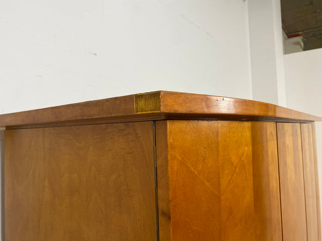 Formschöner heller 50er Jahre Kleiderschrank aus vollem Holz mit perfekter Aufteilung I Schrank Schlafzimmerschrank Wäscheschrank Wardrobe Mid-Century 60er Vintage Retro I