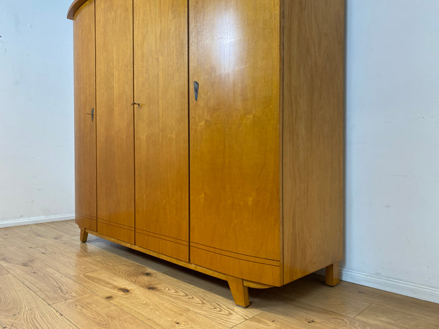Formschöner heller 50er Jahre Kleiderschrank aus vollem Holz mit perfekter Aufteilung I Schrank Schlafzimmerschrank Wäscheschrank Wardrobe Mid-Century 60er Vintage Retro I