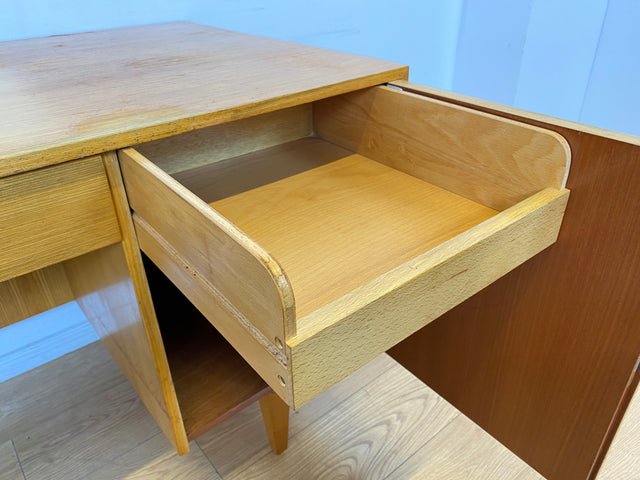 WMK I Minimalistischer heller 60er Jahre Schreibtisch von Musterring, freistehend mit Regal Rückseite