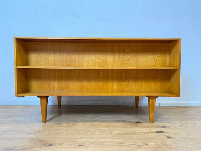 WMK I Minimalistischer heller 60er Jahre Schreibtisch von Musterring, freistehend mit Regal Rückseite