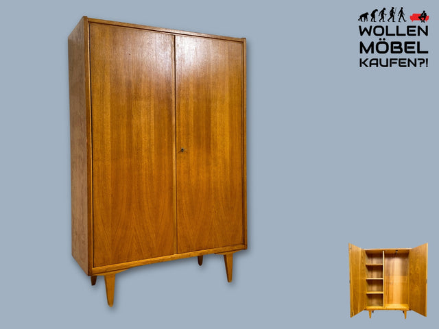 Schöner heller 60er Jahre Wäscheschrank in Eiche mit Regelböden & ausziehbarer Kleiderstange I Schrank Kleiderschrank Flurschrank Garderobe Highboard Mid-Century Vintage I