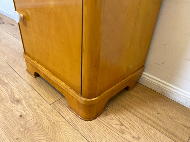 Freundlicher heller Mid-Century Nachttisch mit Schublade und Glasauflage I Vollholz furniert I Nachtkommode Nachtschrank Nachtschränkchen Kommode 60er Vintage I