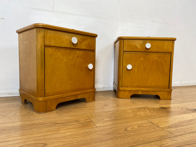 Freundlicher heller Mid-Century Nachttisch mit Schublade und Glasauflage I Vollholz furniert I Nachtkommode Nachtschrank Nachtschränkchen Kommode 60er Vintage I