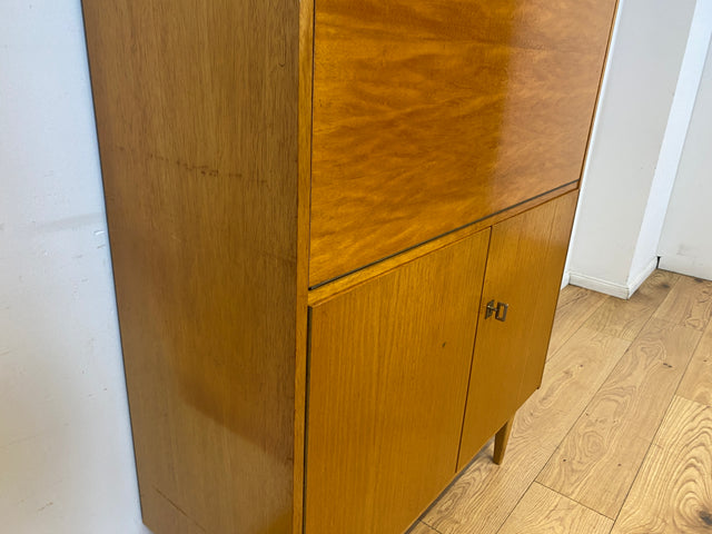 WMK Minimalistischer heller Mid-Century Schreibschrank mit stabiler Schreibplatte