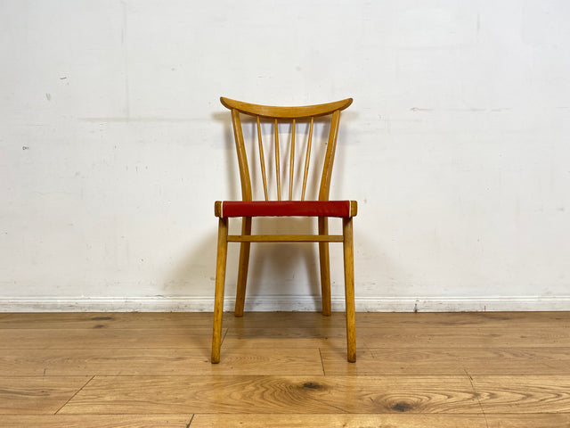 Formschöner und stabiler heller Mid-Century Sprossenstuhl aus Buchenholz mit rotem Kunstleder Sitz I Stuhl Holzstuhl Esszimmerstuhl Küchenstuhl 50er 60er Vintage I