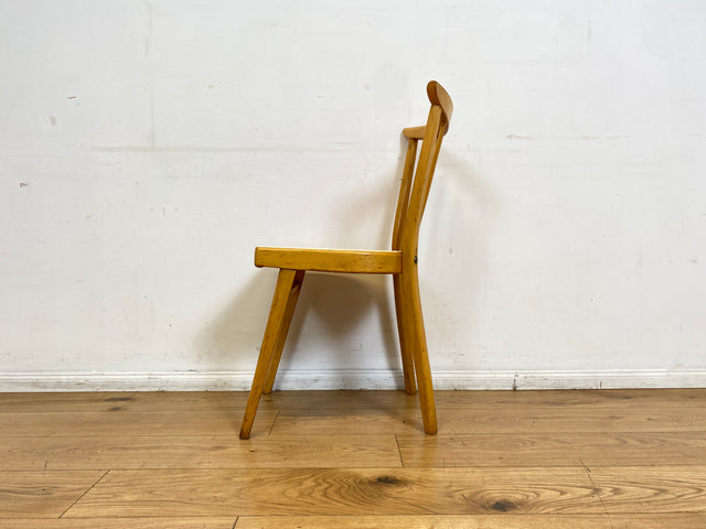 Formschöner und stabiler heller Mid-Century Sprossenstuhl aus Buchenholz mit rotem Kunstleder Sitz I Stuhl Holzstuhl Esszimmerstuhl Küchenstuhl 50er 60er Vintage I