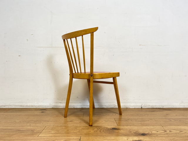Formschöner und stabiler heller Mid-Century Sprossenstuhl aus Buchenholz mit rotem Kunstleder Sitz I Stuhl Holzstuhl Esszimmerstuhl Küchenstuhl 50er 60er Vintage I