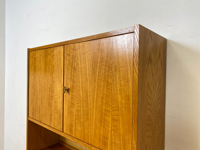 WMK I Stilvolles helles Mid-Century Highboard aus 1962 I Vollholz in Kirsche I Schrank Bücherschrank Wohnzimmerschrank Kommode Sideboard Bücherschrank 60er Vintage DDR Retro I