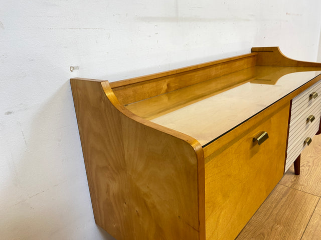 WMK I Stilvolles helles Mid-Century Lowboard mit Schubladen, Glasablage und Messinggriffen I