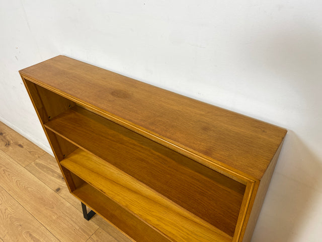 Schönes helles Mid-Century Regal , Vollholz, mit verstellb. Regalböden & neuen Metallfüßen I Holzregal Bücherregal Bücherschrank Küchenregal Regalwand Vintage Retro 60er I