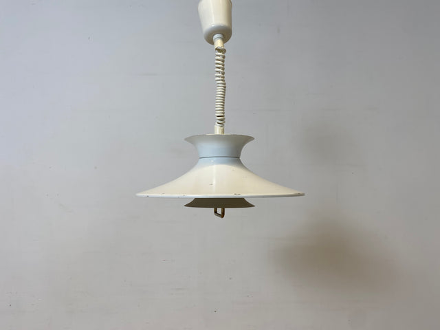 WMK I Schöne höhenverstellbare weiße skandinavische Space Age Designer Pendelleuchte von Belid aus Metall