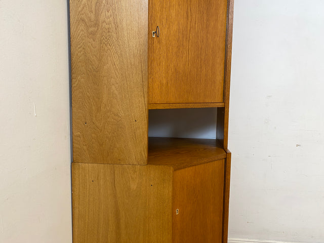 WMK I Hochwertiger hoher Mid-Century Eckschrank I Vollholz in Eiche I mit verstell. Regalböden I Eckregal Highboard Bücherschrank Büchervitrine Regalwand Regal Wohnwand Vintage 50er 60er I