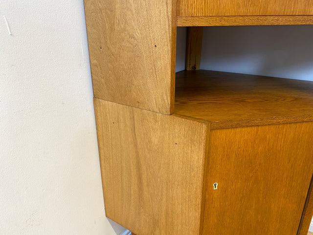 WMK I Hochwertiger hoher Mid-Century Eckschrank I Vollholz in Eiche I mit verstell. Regalböden I Eckregal Highboard Bücherschrank Büchervitrine Regalwand Regal Wohnwand Vintage 50er 60er I
