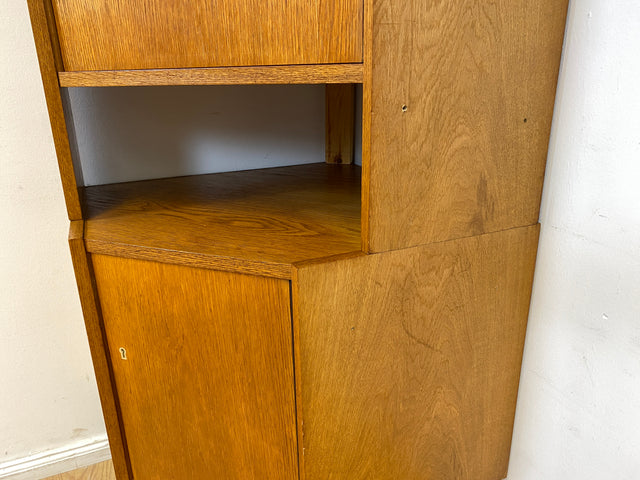 WMK I Hochwertiger hoher Mid-Century Eckschrank I Vollholz in Eiche I mit verstell. Regalböden I Eckregal Highboard Bücherschrank Büchervitrine Regalwand Regal Wohnwand Vintage 50er 60er I