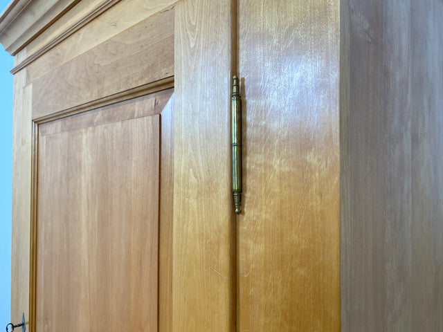 Hochwertiger Kleiderschrank im antiken Stil aus massivem Kirschholz mit Schublade I Schrank Wäscheschrank Bauernschrank Dielenschrank Vertiko Biedermeier Landhaus Vintage I