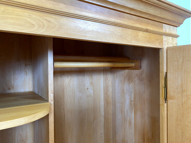 Hochwertiger Kleiderschrank im antiken Stil aus massivem Kirschholz mit Schublade I Schrank Wäscheschrank Bauernschrank Dielenschrank Vertiko Biedermeier Landhaus Vintage I