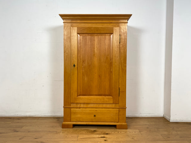 Hochwertiger Kleiderschrank im antiken Stil aus massivem Kirschholz mit Schublade I Schrank Wäscheschrank Bauernschrank Dielenschrank Vertiko Biedermeier Landhaus Vintage I