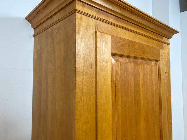 Hochwertiger Kleiderschrank im antiken Stil aus massivem Kirschholz mit Schublade I Schrank Wäscheschrank Bauernschrank Dielenschrank Vertiko Biedermeier Landhaus Vintage I