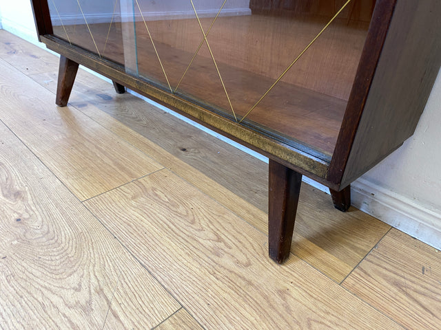WMK I Schöne Mid-Century Vitrine mit Einlegeböden