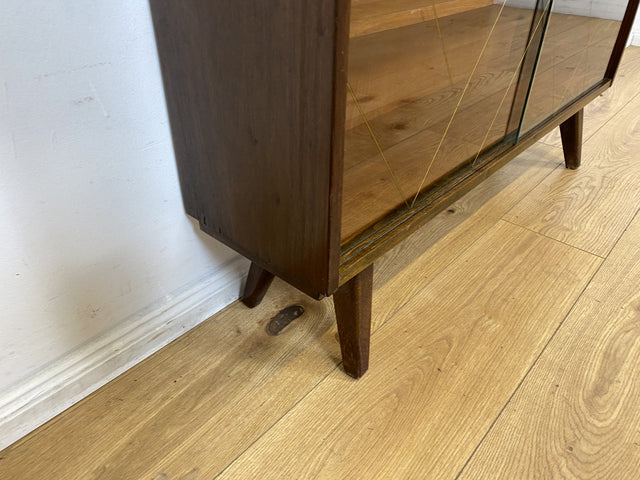 WMK I Schöne Mid-Century Vitrine mit Einlegeböden