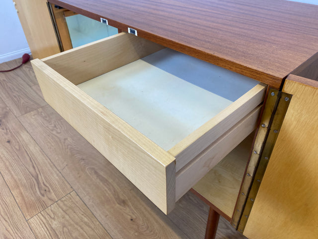 Sehr hübsche kleine 70er Jahre Barkommode mit Beleuchtung und verspiegeltem Getränkefach I Bar Barschrank Mini-Bar Hausbar Kommode VEB DDR Mid-Century Vintage Retro 60er I
