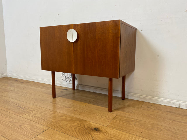 Sehr hübsche kleine 70er Jahre Barkommode mit Beleuchtung und verspiegeltem Getränkefach I Bar Barschrank Mini-Bar Hausbar Kommode VEB DDR Mid-Century Vintage Retro 60er I