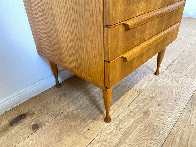 Stilvolle kleine helle Mid-Century Kommode in Esche mit Schubladen & formschönen Holzgriffen I Schubladenkommode Schrank Wäschekommode Ablage Sideboard Retro Vintage 60er I