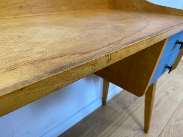 Hübscher kleiner Mid-Century Schminktisch / Schreibtisch mit Schubladen & Messinggriffen I Frisiertisch Schminkkommode Frisierkommode Kinderschreibtisch Vintage 60er DDR I