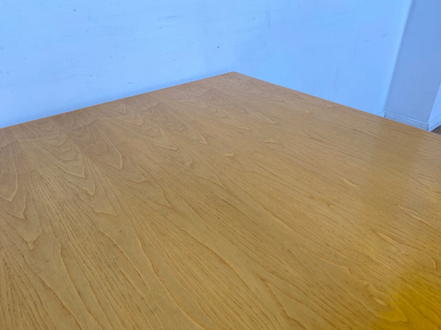 WMK I Minimalistischer und sehr gut erhaltener heller Mid-Century Couchtisch in seltener quadratischer Form