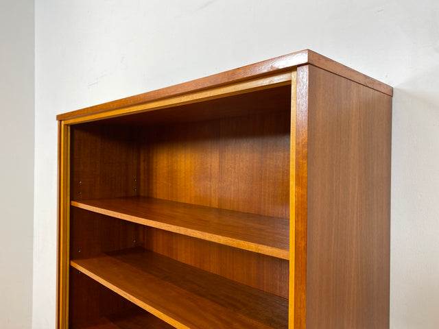 WMK I Stilvoller und gut erhaltener Mid-Century Bücherschrank aus 1965 von PGH Wohnkultur mit Schubladen