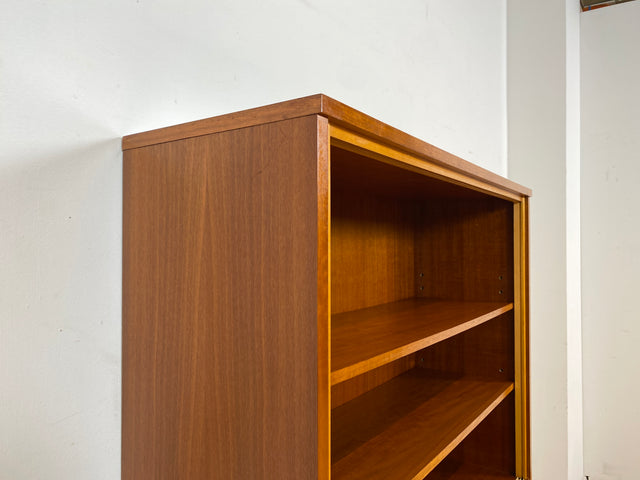 WMK I Stilvoller und gut erhaltener Mid-Century Bücherschrank aus 1965 von PGH Wohnkultur mit Schubladen