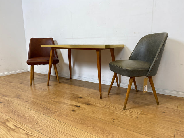 Kultiger hoher Mid-Century Couchtisch mit Mosaik Fliesen und konischen Füßen