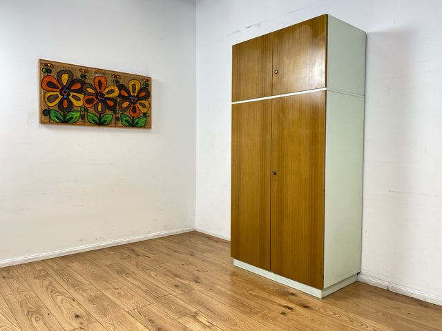I Retro pur I Sehr schöner großer Mid-Century Kleiderschrank aus 1967 mit Aufsatz I Schrank Schlafzimmerschrank Garderobe Wardrobe Flurschrank 60er 70er Vintage DDR I