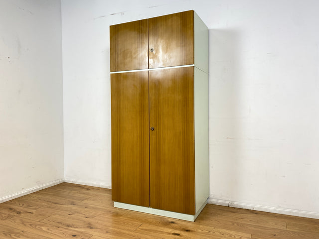 I Retro pur I Sehr schöner großer Mid-Century Kleiderschrank aus 1967 mit Aufsatz I Schrank Schlafzimmerschrank Garderobe Wardrobe Flurschrank 60er 70er Vintage DDR I