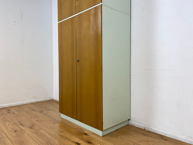 I Retro pur I Sehr schöner großer Mid-Century Kleiderschrank aus 1967 mit Aufsatz I Schrank Schlafzimmerschrank Garderobe Wardrobe Flurschrank 60er 70er Vintage DDR I